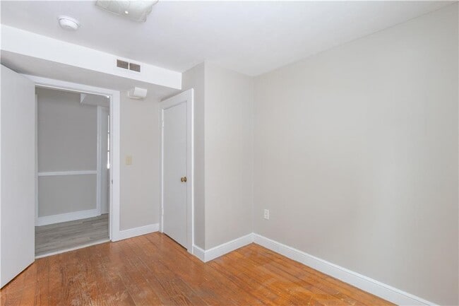 Building Photo - 31 Kirby St