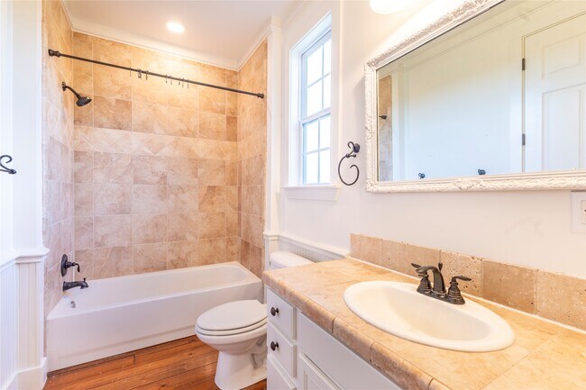 Building Photo - 3831 Meadow View Ln