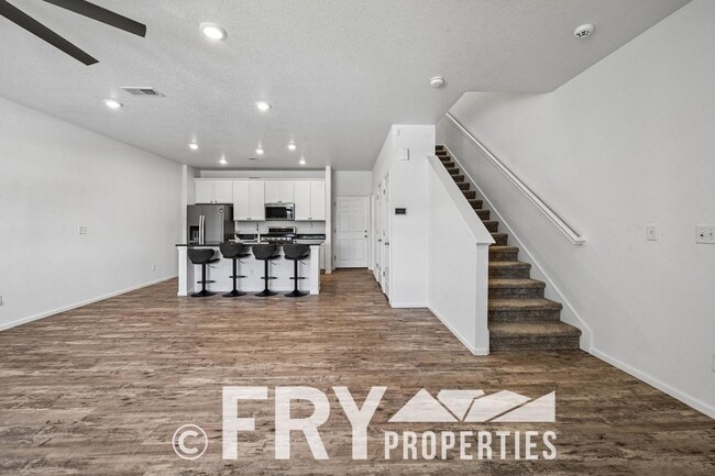 Building Photo - 3BR Home w/ Attached Garage + Easy Commute to Denver & DIA