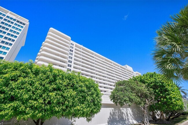 Building Photo - 5555 Collins Ave