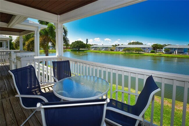 Building Photo - 204 Pompano Dr SE