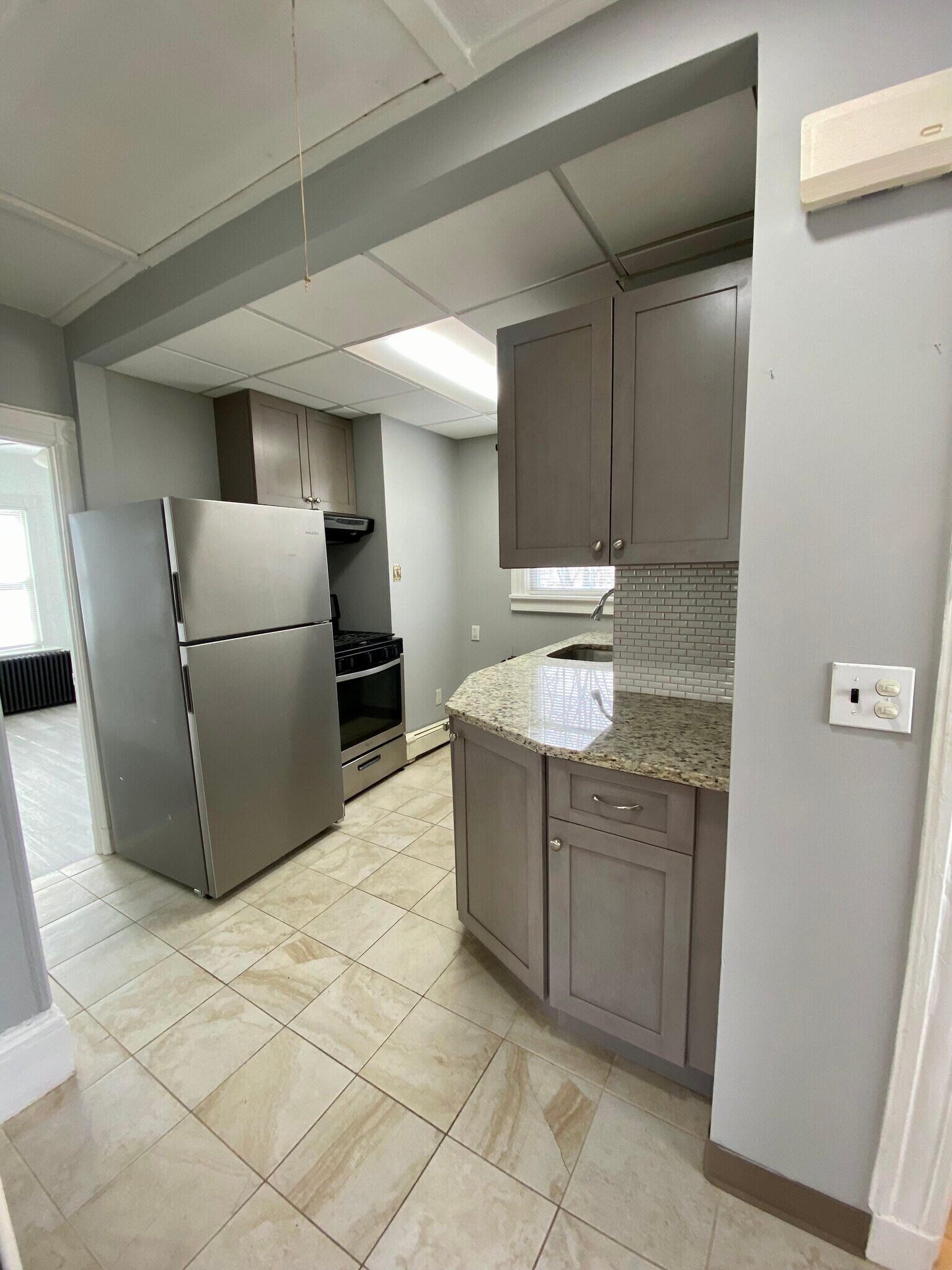 Building Photo - 26 S Maple Ave