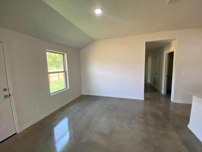 Building Photo - 2306 Alterman Dr