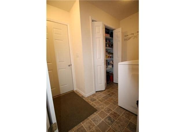 Building Photo - 4 bedroom, 3 bath Ranch Style Home