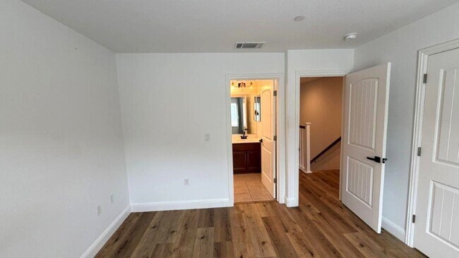 Building Photo - Concord Beautiful 3 bedroom 3 bathroom fully updated townhome, gated community!