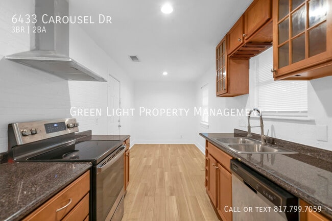 Building Photo - 6433 Carousel Dr