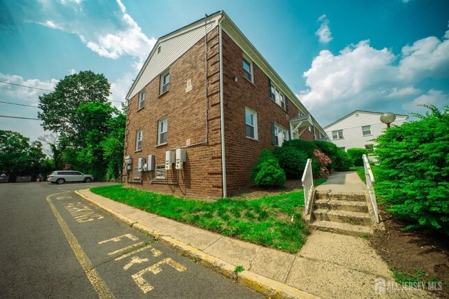 Building Photo - 44 B Garfield Park-44