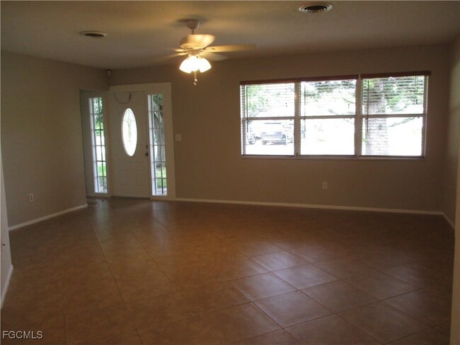 Building Photo - 3745 Maxine St