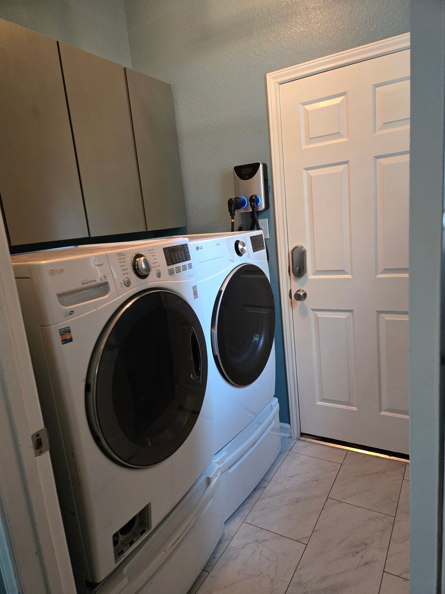 Washer and dryer included - 1803 Baranco Way