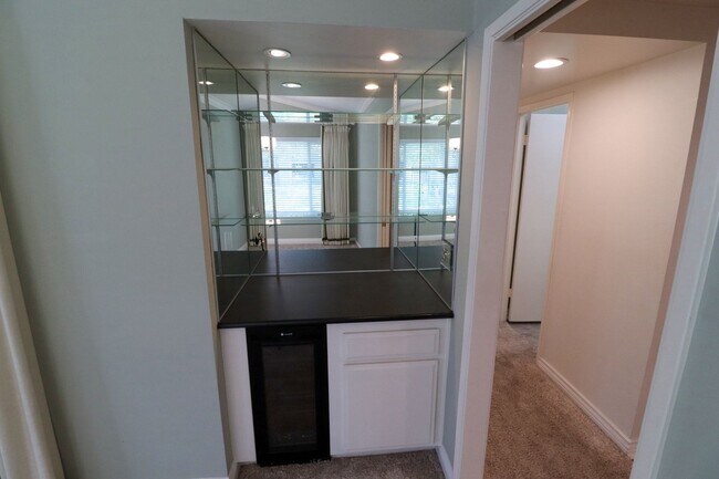 Building Photo - 1050 Pacifica Dr