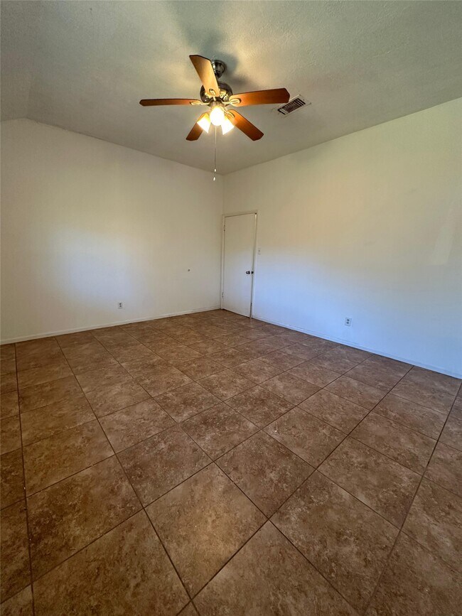 Building Photo - 6603 Readsland Ln