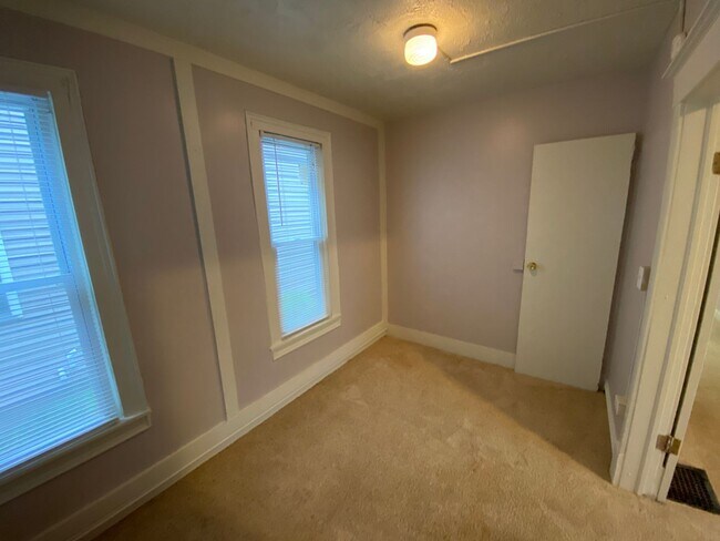 Building Photo - 846 Jennette Ave NW