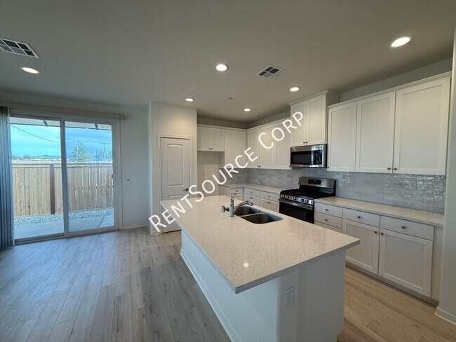 Building Photo - 3717 Santa Monica Ct