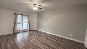 Building Photo - 4327 Holland Ave