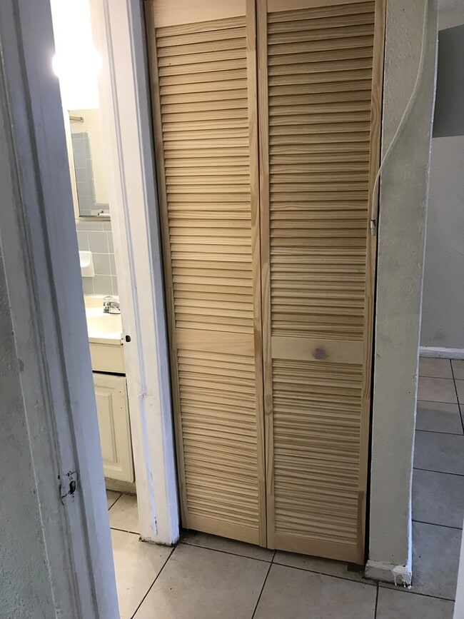 Building Photo - 1224 NW 3rd St