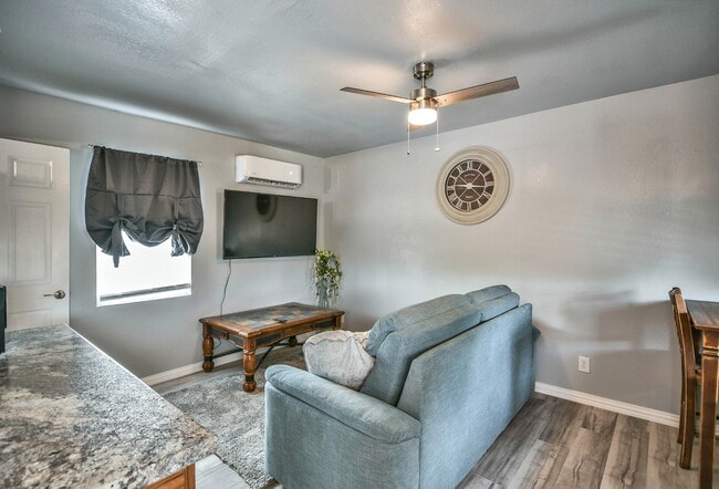 Building Photo - 824 S Blue Quail Ct