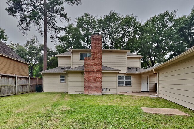 Building Photo - 12311 Oak Park Dr