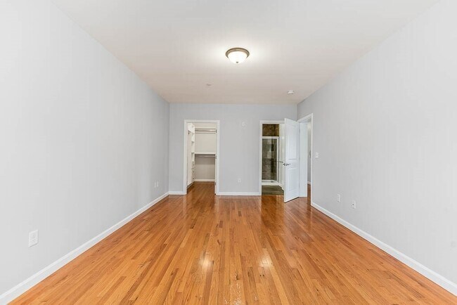 Building Photo - 446 Belgrade Ave