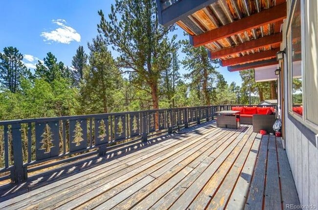 Building Photo - 832 Spring Valley Dr