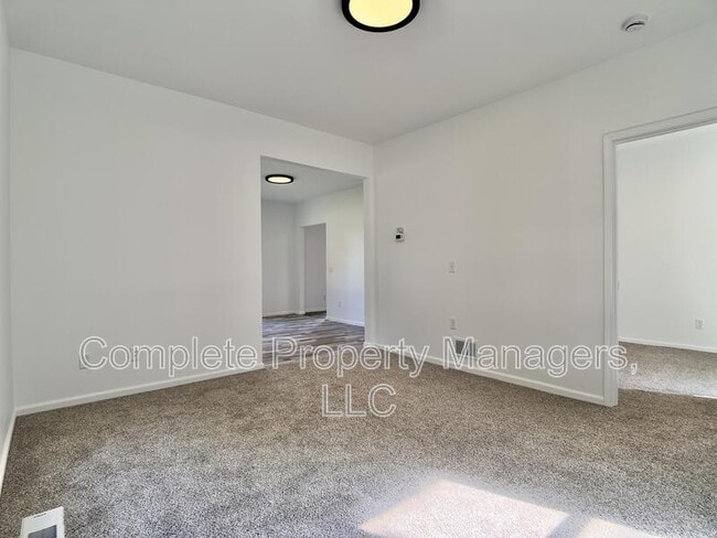 Building Photo - 247 E Fremont St