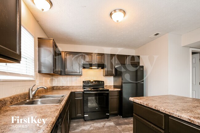 Building Photo - 10758 Sedgegrass Dr