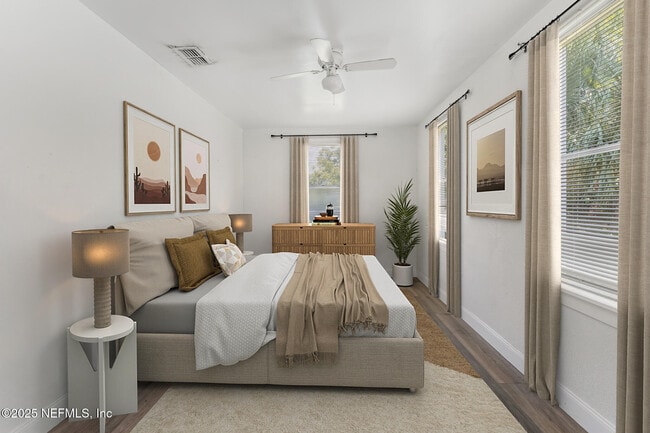 Building Photo - 1018 W 23rd St