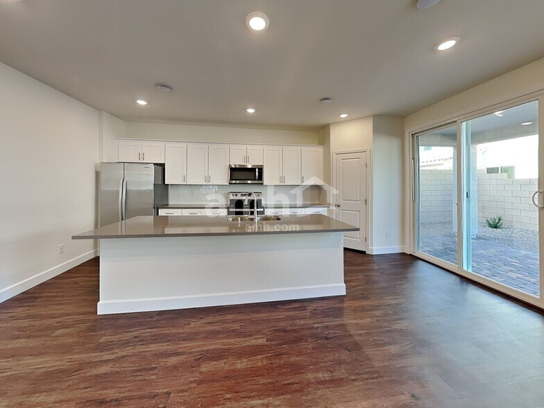 Building Photo - 8844 Carmine Cob Ave