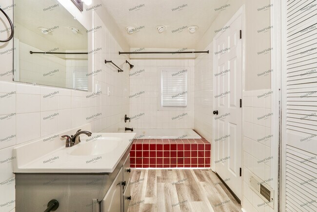 Building Photo - 3022 Hartlage Ct