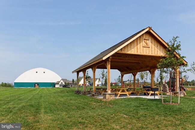 Building Photo - 114 Galaxy Pl