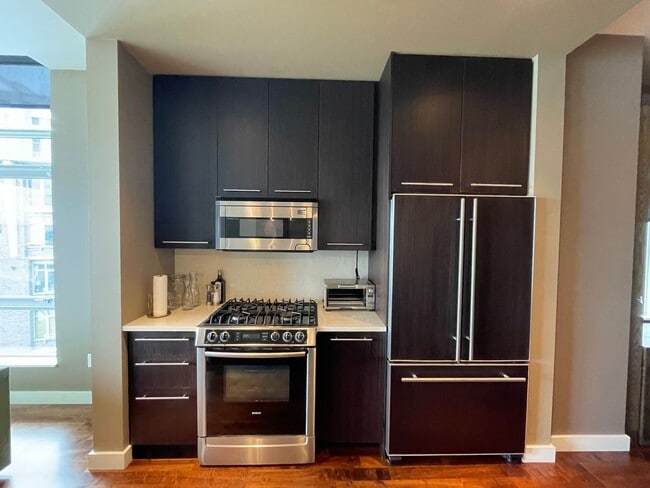 Building Photo - Incredible 1Bd/1Ba Fully Furnished Condo in the Pearl!!!! Corner Unit with Spectacular Views & Ga...