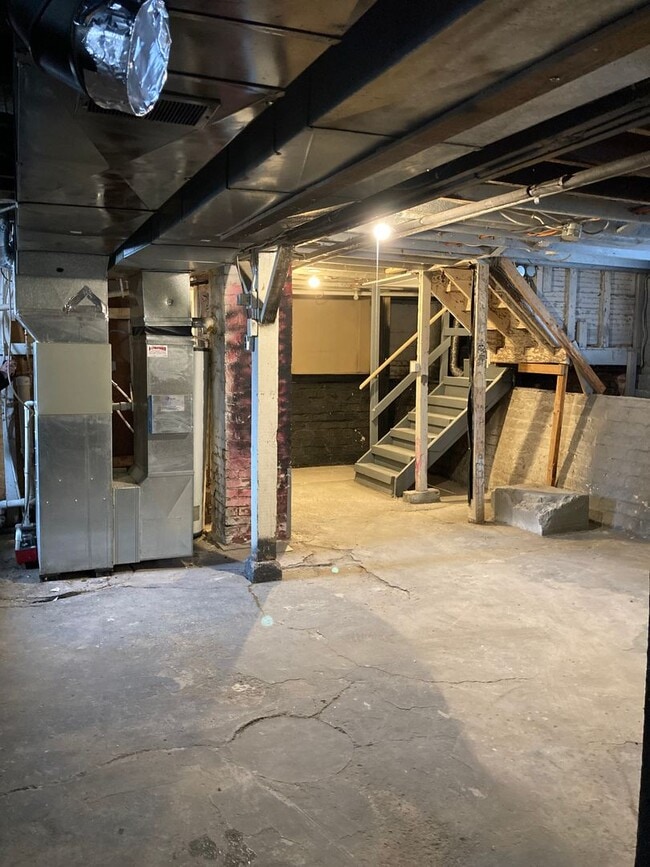 Building Photo - 507 W 27th St
