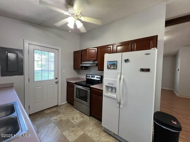 Building Photo - 710 Terrace Ct