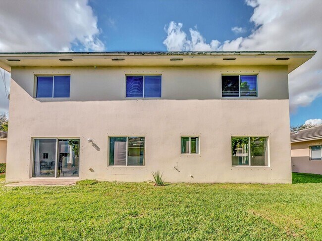 Building Photo - 308 NW 17th Terrace