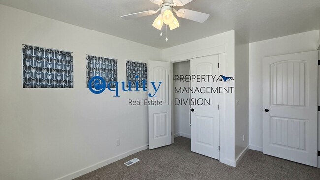 Building Photo - Newly Remodeled!