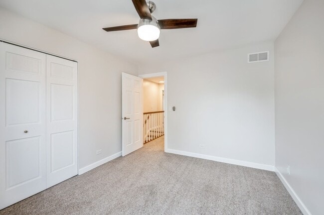 Building Photo - Gorgeous & Spacious Lincolshire Townhouse ...