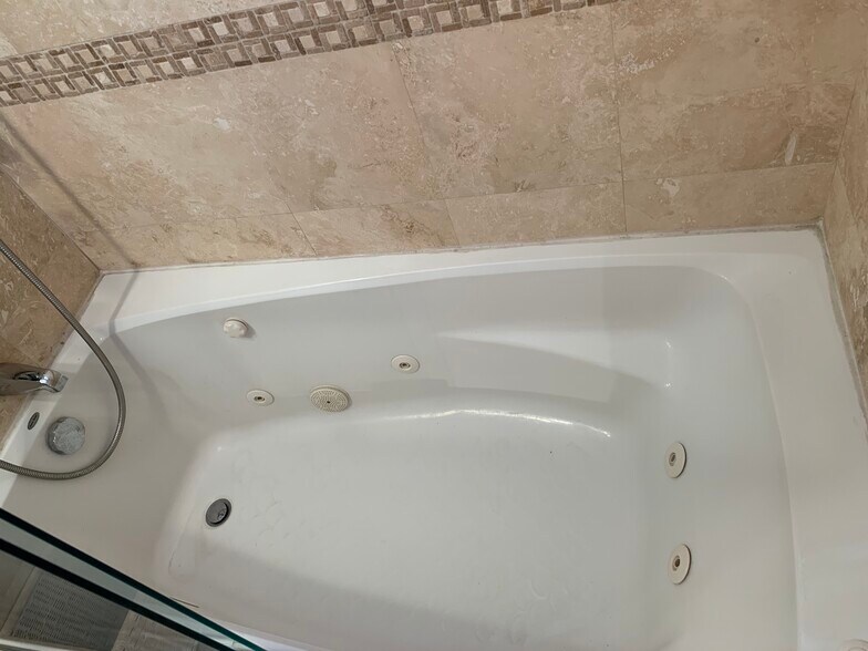 Building Photo - 17351 Bullock St