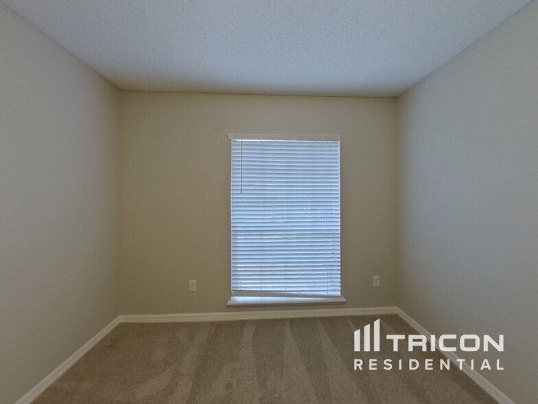 Building Photo - 3571 Live Oak Hollow Dr