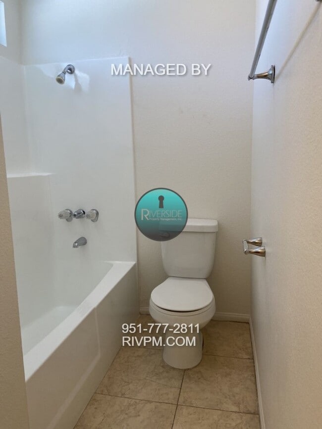 Building Photo - 2 Bed 2 Bath Condo In Gated Community  — $250 Move-In Discount!