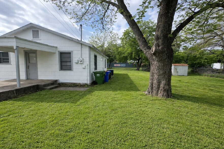 Building Photo - 413 Bolliger Blvd