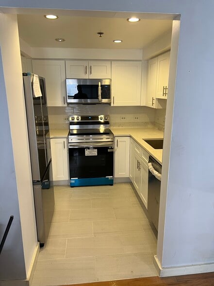 Building Photo - 534 Commonwealth Ave