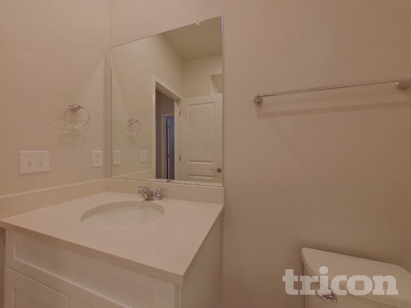 Building Photo - 1384 Orchard St