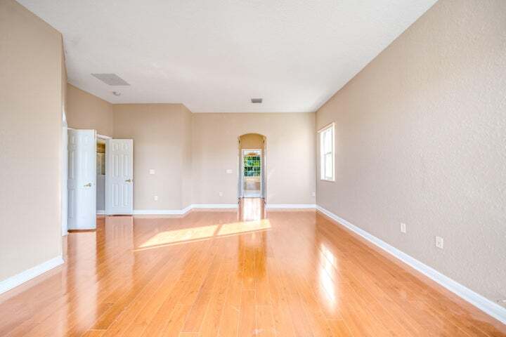 Building Photo - 2324 Simonson Dr