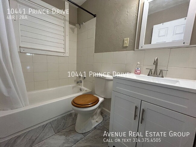 Building Photo - 10441 Prince Dr