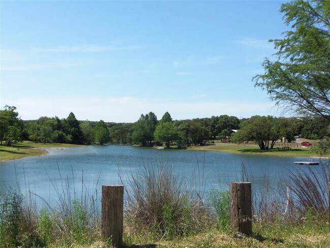 Building Photo - 10611 Lake Beach Dr