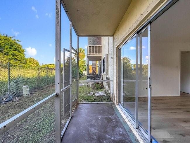 Building Photo - Newly remodeled  2 BEDROOM 2 BATH