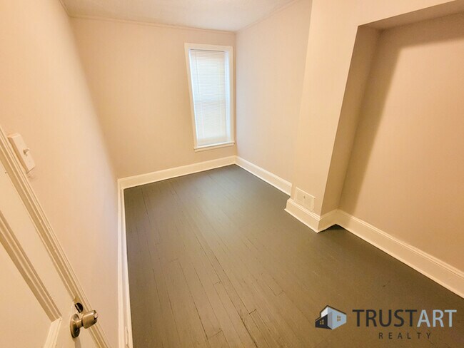 Building Photo - 4839 Merion Ave