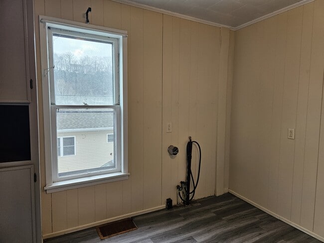 Building Photo - 355 Reynolds Ave