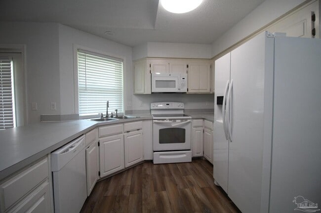 Building Photo - 7679 Old Hickory Dr