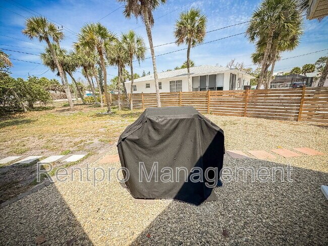 Building Photo - 2825 N Beach Rd