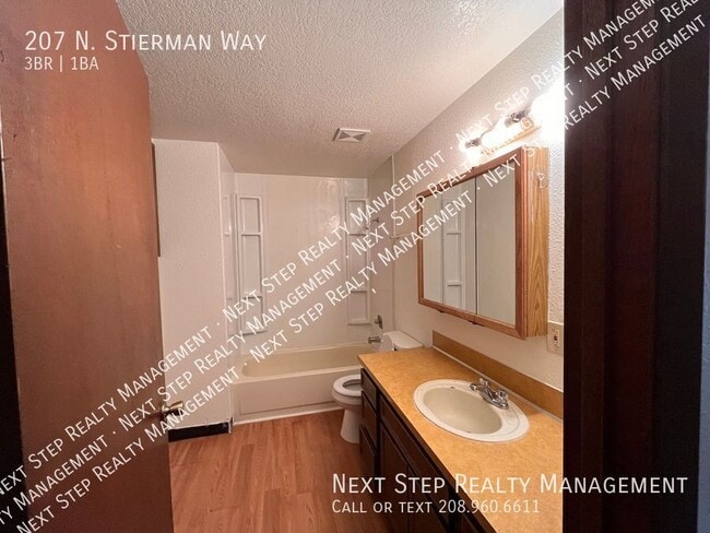 Building Photo - 207 N Stierman Way